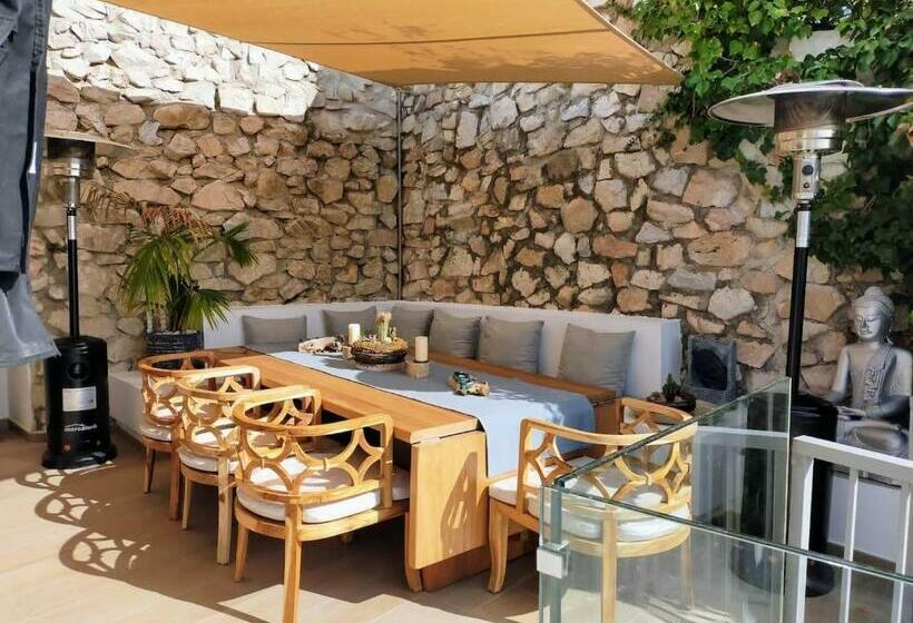 Balinese Villa With Stunning Views Malaga