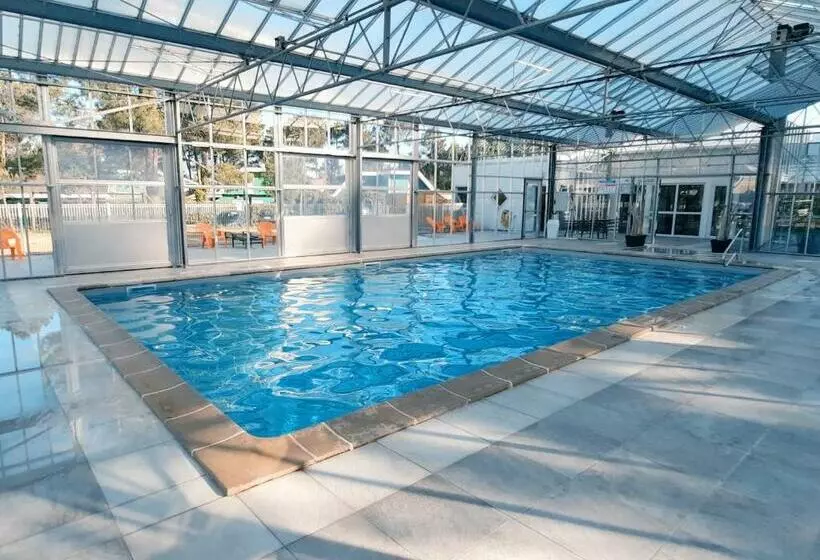 Chez Ced Et Laeti, Appartement Privé Avec Jardin Et Terrasse Dans Résidence L Estuaire Muni D Une Pi