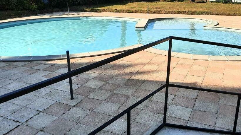 Chez Ced Et Laeti, Appartement Privé Avec Jardin Et Terrasse Dans Résidence L Estuaire Muni D Une Pi