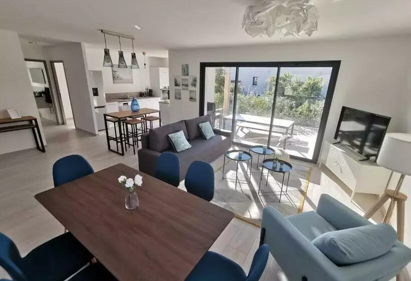 Cala Rossa, Pinarello, Saint Cyprien   La Villa D Alice