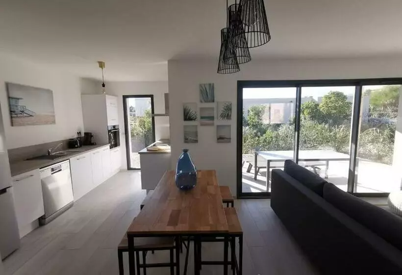 Cala Rossa, Pinarello, Saint Cyprien   La Villa D Alice