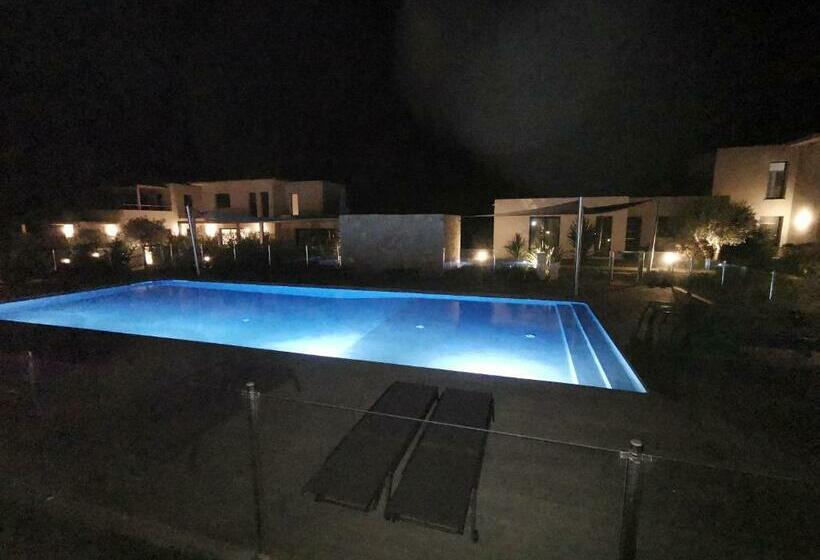 Cala Rossa, Pinarello, Saint Cyprien   La Villa D Alice