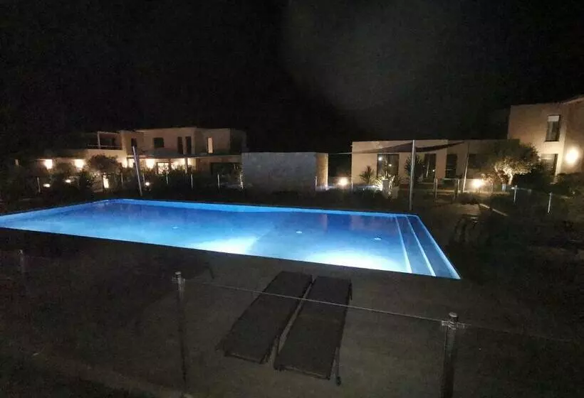 Cala Rossa, Pinarello, Saint Cyprien   La Villa D Alice