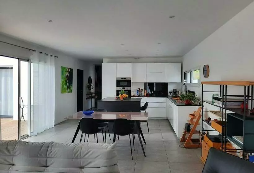 Maison D Architecte T4 Avec Jardin Et Terrasse Près Du Marché De Quintaou à Anglet   Fr 1 239 758