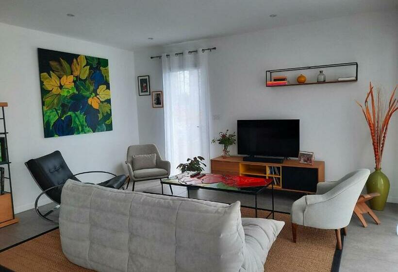 Maison D Architecte T4 Avec Jardin Et Terrasse Près Du Marché De Quintaou à Anglet   Fr 1 239 758