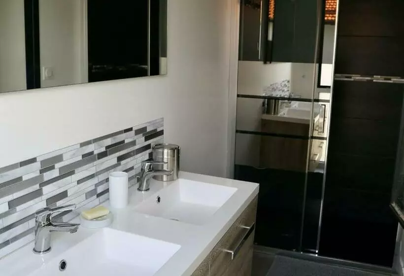 Maison D Architecte T4 Avec Jardin Et Terrasse Près Du Marché De Quintaou à Anglet   Fr 1 239 758