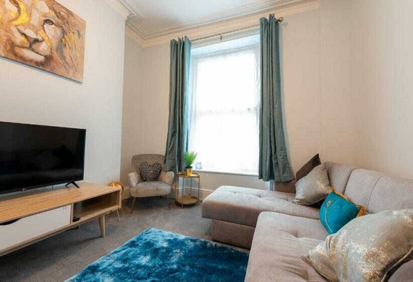 St James Place 4 Bed Apt With Joivy