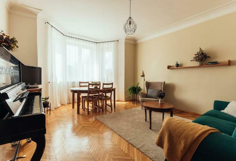 Beach And Park Apartment