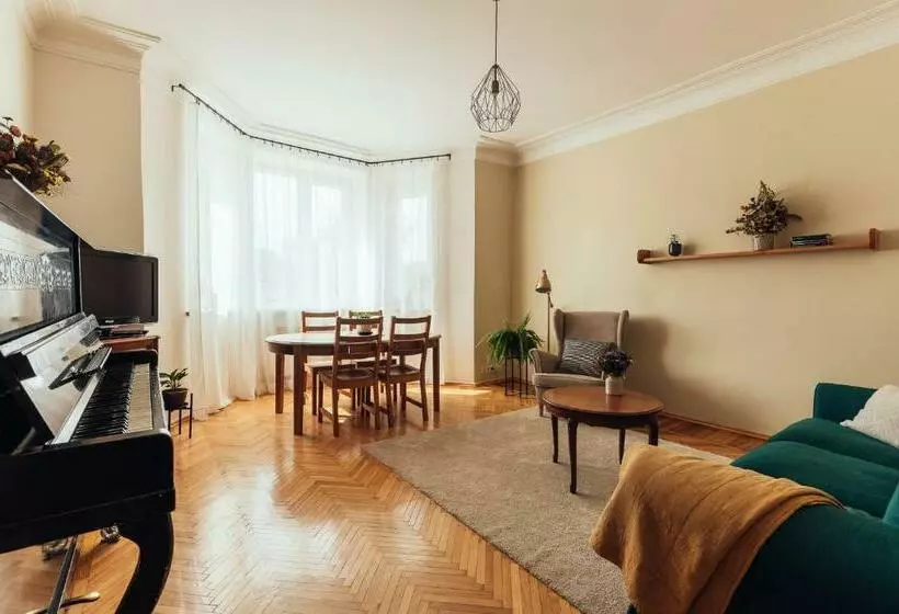 Beach And Park Apartment