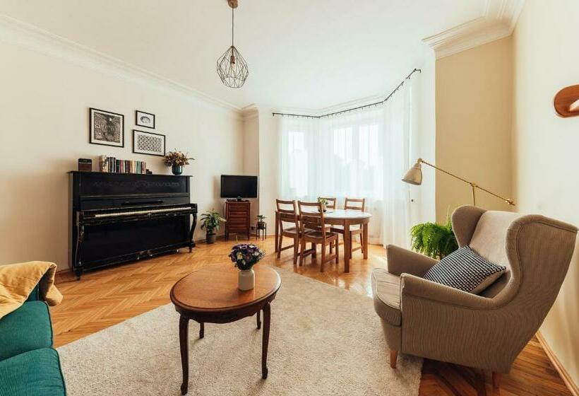 Beach And Park Apartment