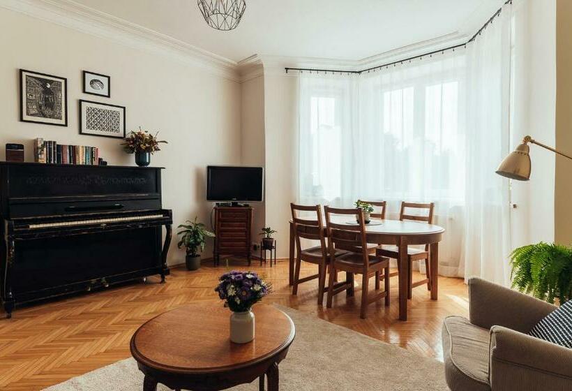 Beach And Park Apartment