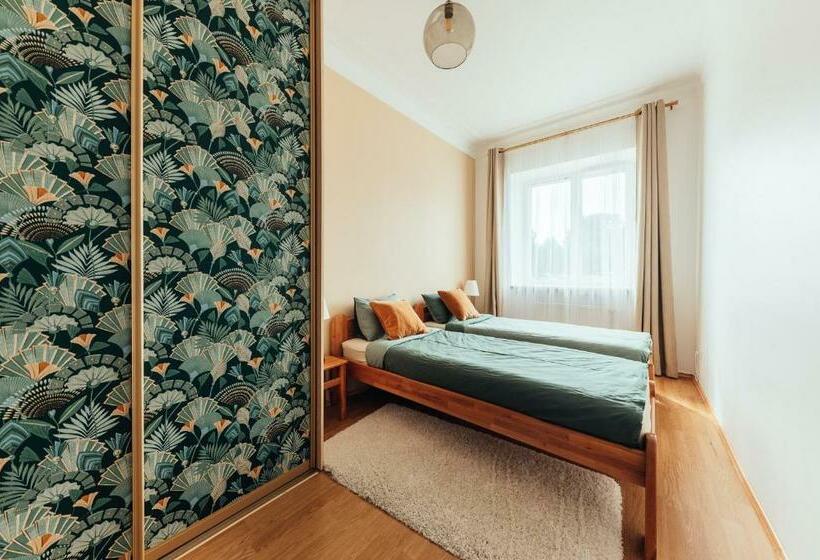 Beach And Park Apartment