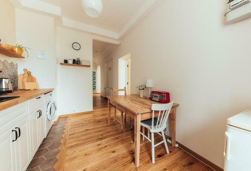 Beach And Park Apartment