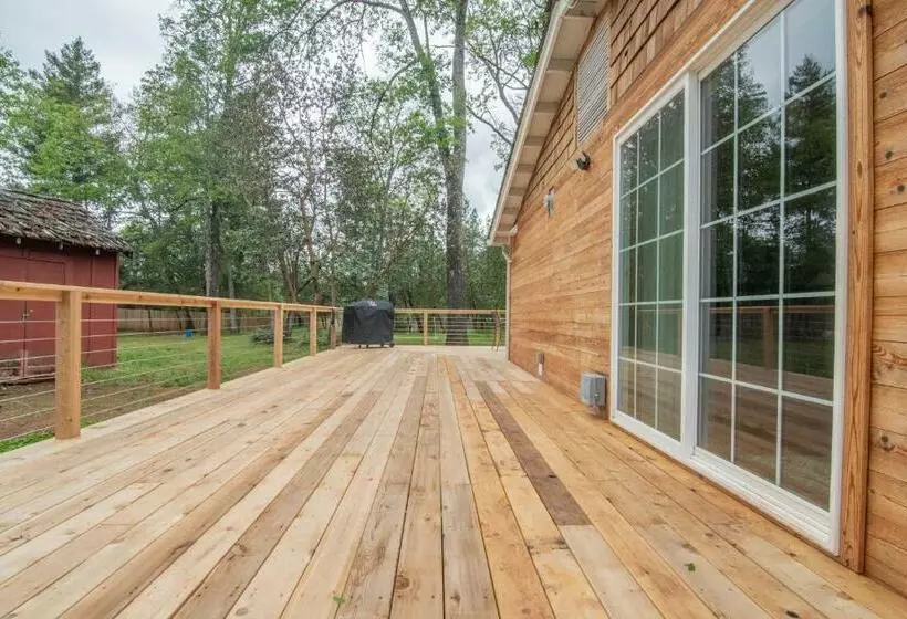 Country Home On 2 Acres