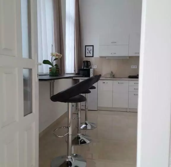 Déri Kert Apartmanház A