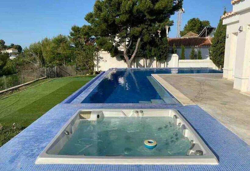 Luxury Villa With 360 Panoramic Views Heated Pool Spa