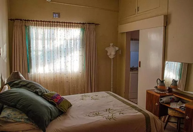 Oudtshoorn Self Catering Home