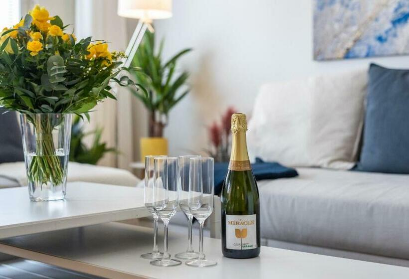 City Holiday Apartments 1