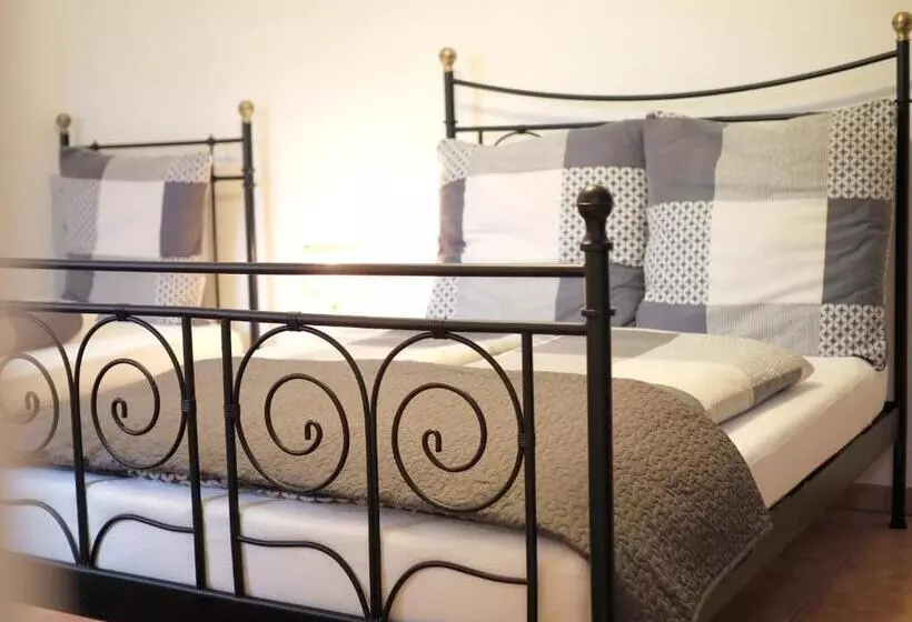 Haus Mediterran Gemütliches Ferienhaus 130 M² Für Max. 7 Personen Mit Balkon Und Garten Am Bodense