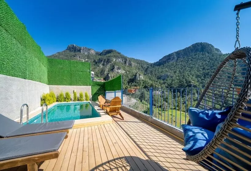 Honeymoon Bungalow With Private Pool And Sea View