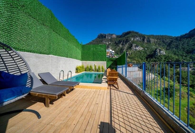 Honeymoon Bungalow With Private Pool And Sea View