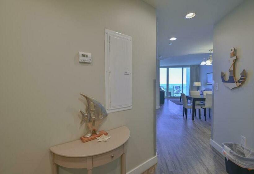 Huge Ocean Front Condo, Amazing Views