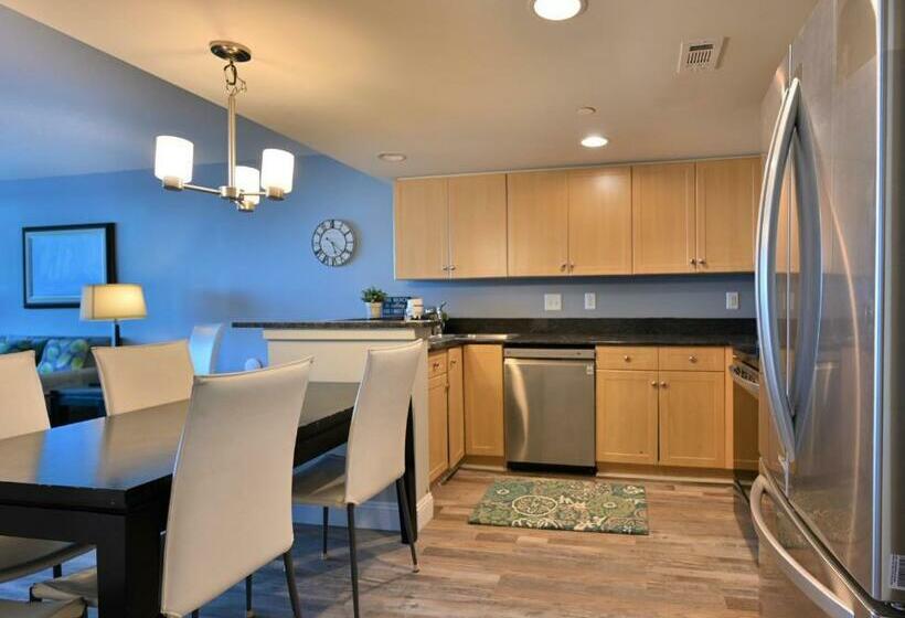 Huge Ocean Front Condo, Amazing Views