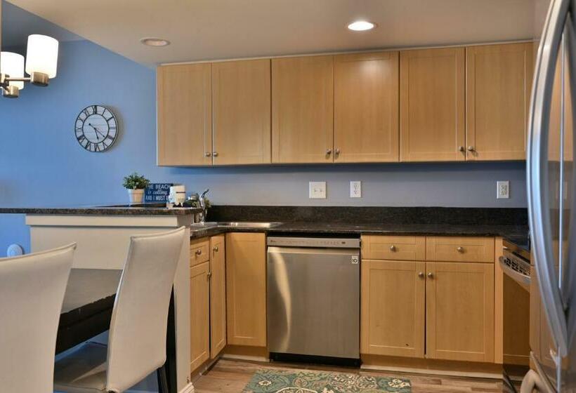 Huge Ocean Front Condo, Amazing Views