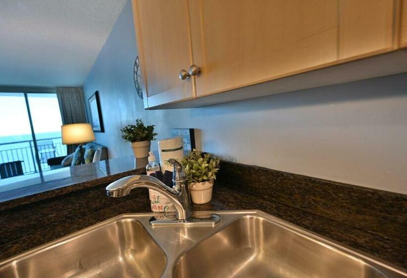 Huge Ocean Front Condo, Amazing Views