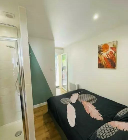 Le Belloc  Suberbe Appartement T1 Bis   Au Calme   Terrasse   Vue Jardin