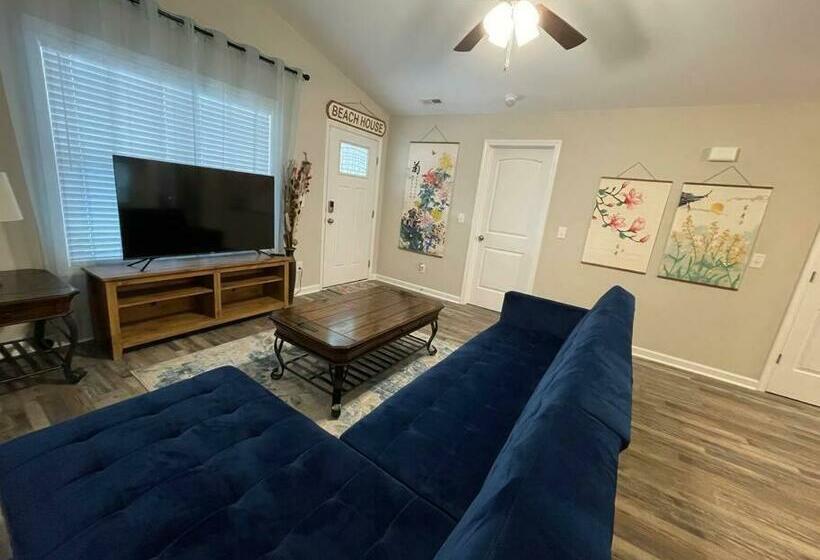 Sleep 10, New Construction Home, Half Mile To Beach, 3 Bd 2 Ba, 6 Beds