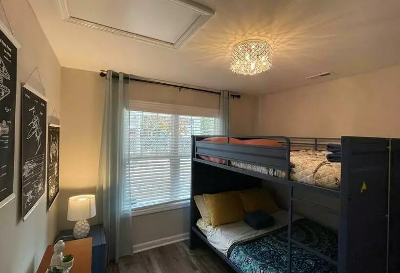 Sleep 10, New Construction Home, Half Mile To Beach, 3 Bd 2 Ba, 6 Beds