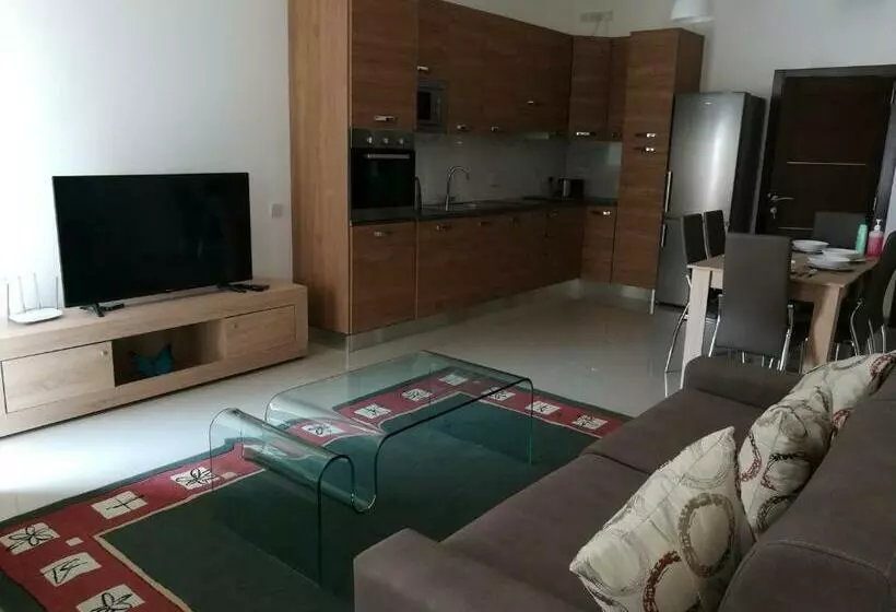 The Premier Suite   Fully Airconditioned   Ample Parking