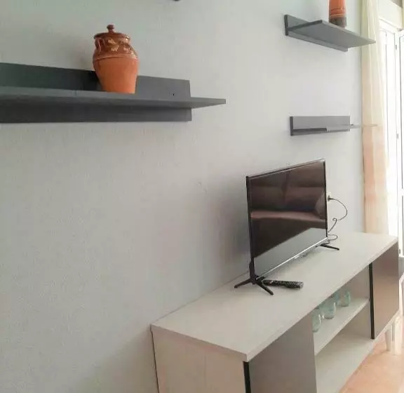 Apartamento Soleado, 1 Dormitorio Con Balcón, Piscina Y Garage