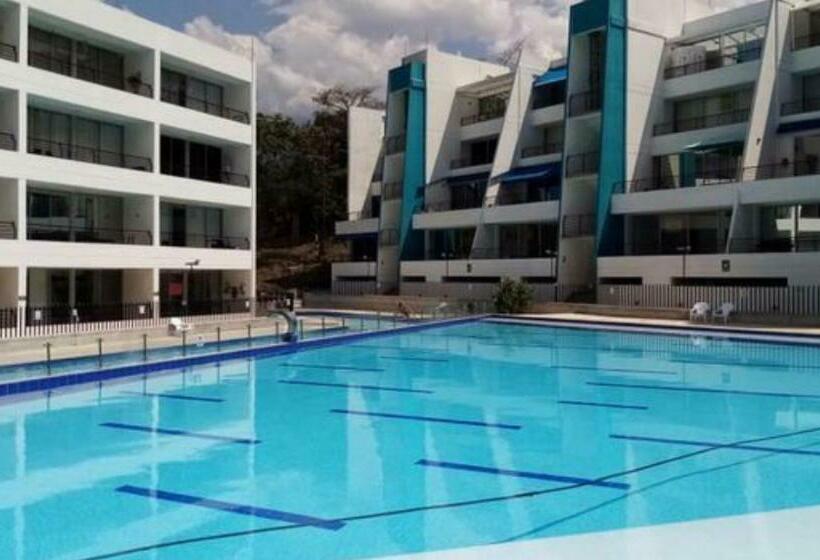 Confortable Apartasol En Condominio De San Jeronimo