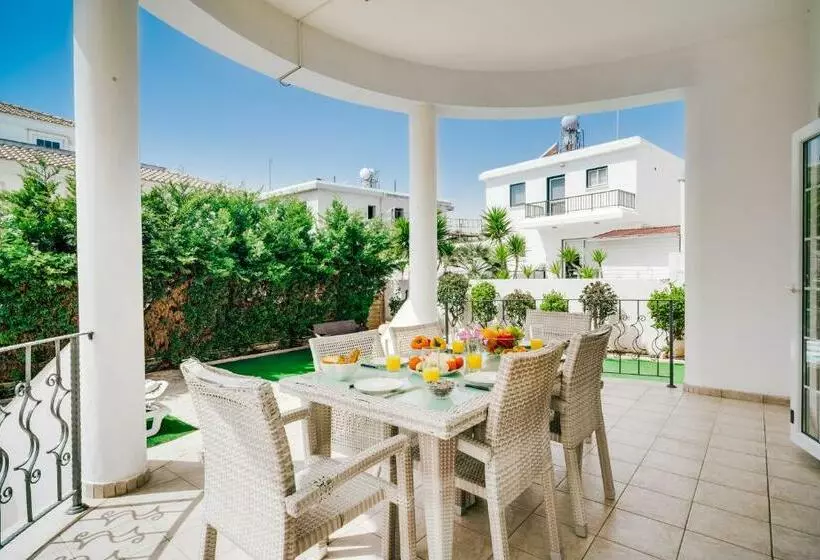 Villa Penny