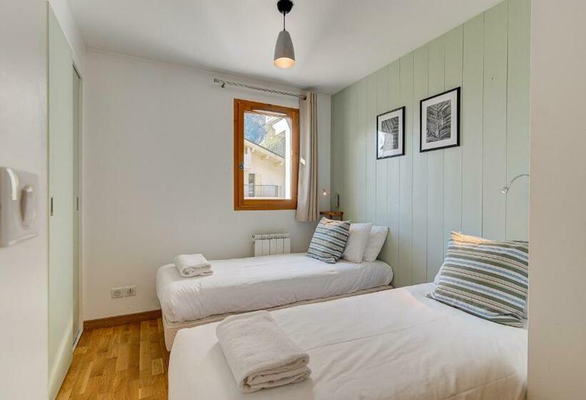 Apartment Fermes Du Montenvers B11   Alpes Travel   Central Chamonix   Sleeps 4 5