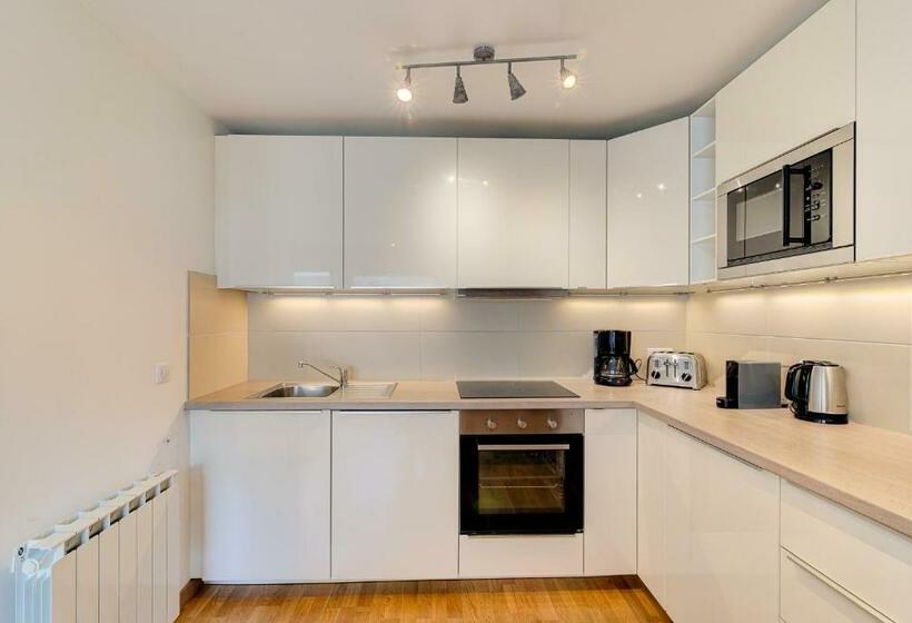 Apartment Fermes Du Montenvers B11   Alpes Travel   Central Chamonix   Sleeps 4 5