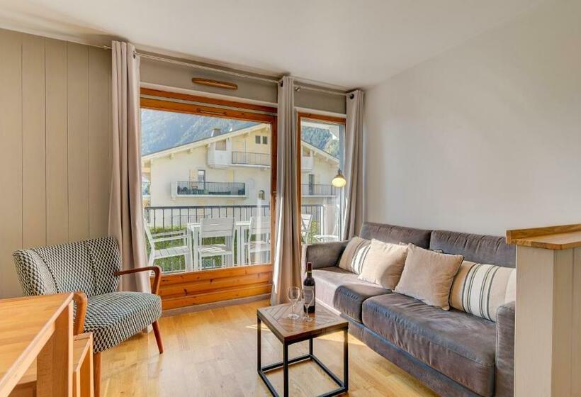 Apartment Fermes Du Montenvers B11   Alpes Travel   Central Chamonix   Sleeps 4 5