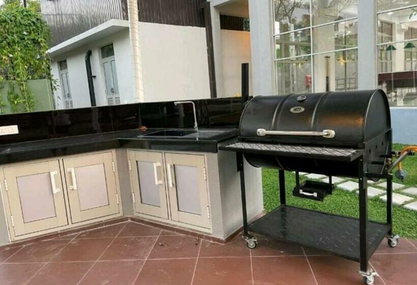 Luxury 3 Bed Apartment At Ariyana Resorts Colombo