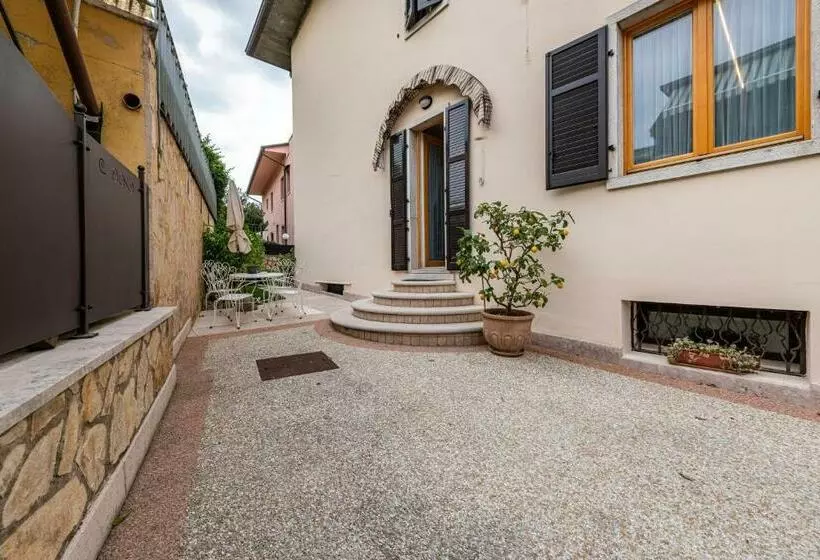 New Casa Ilaria Close To Center