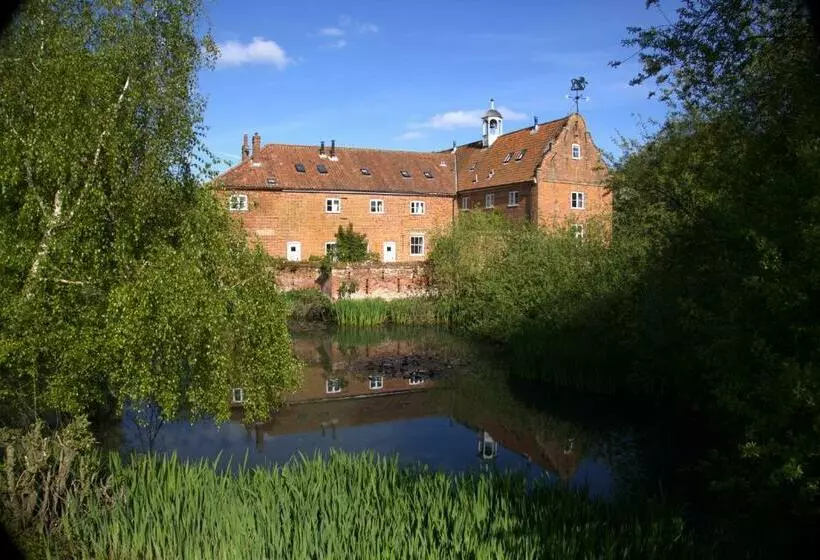Spixworth Hall Cottages