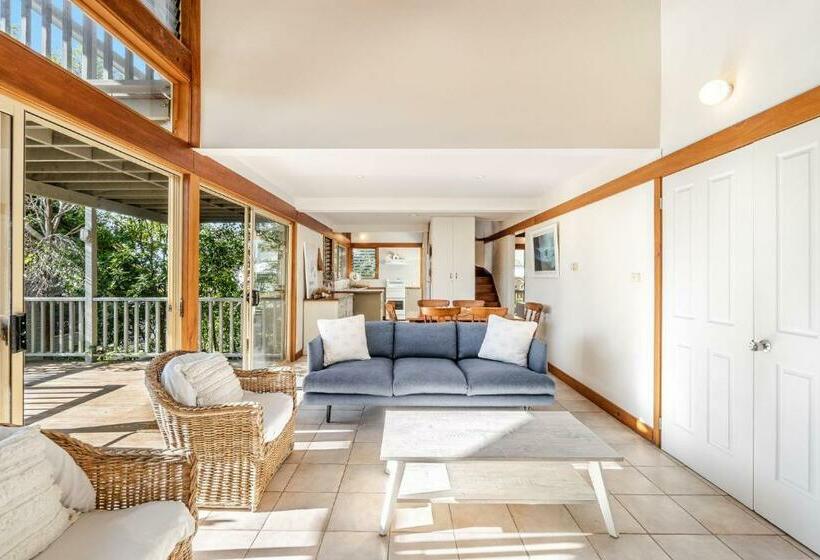 The Hideaway In Angourie Hear The Waves Break On Spooky Beach