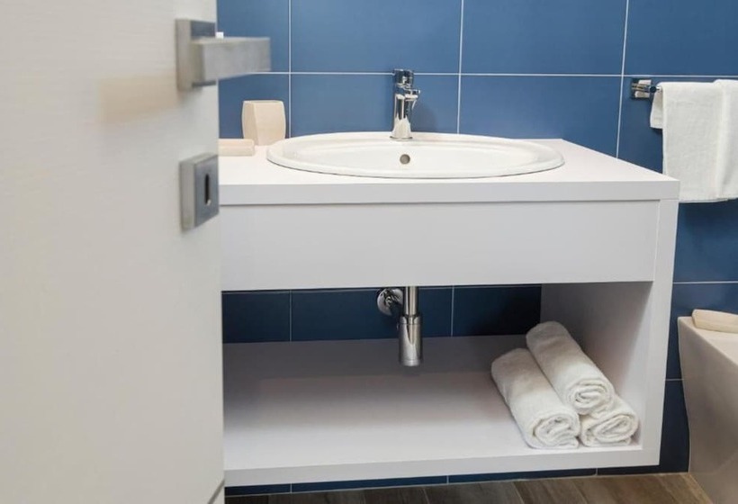 בית מלון כפרי Oasimaremma Village