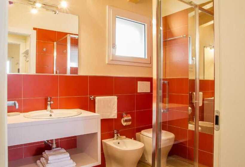 בית מלון כפרי Oasimaremma Village