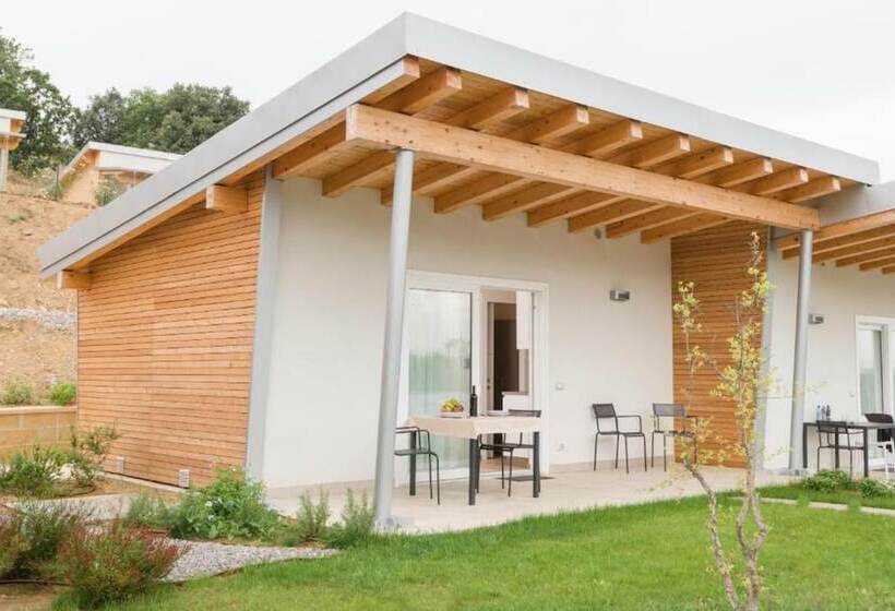 בית מלון כפרי Oasimaremma Village