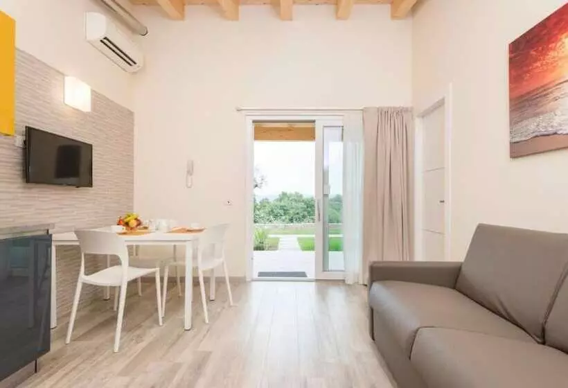 Отель Oasimaremma Village