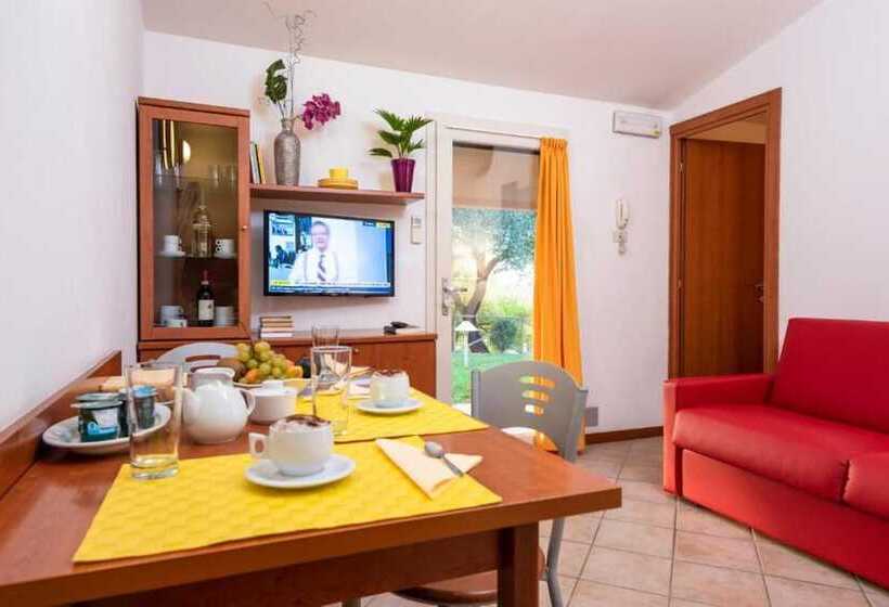 בית מלון כפרי Oasimaremma Village