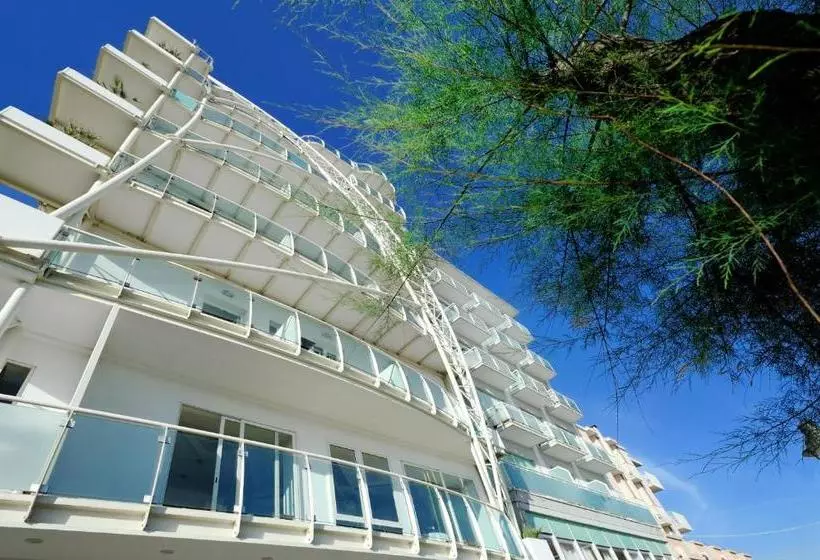 Thea & Residence