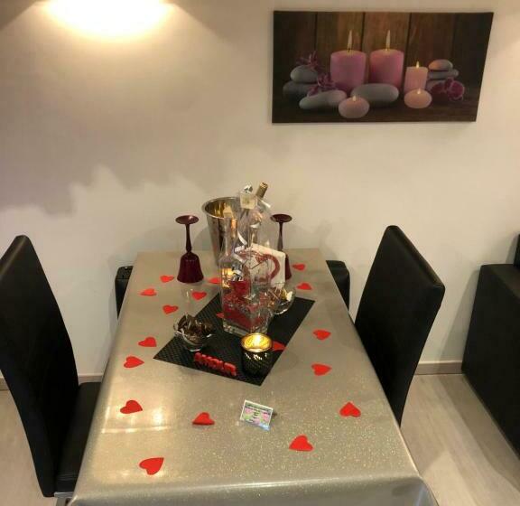 Appartement Love Room Avec Jacuzzi Et Hammam Privatisé Lieu Insolite En Amoureux Spa Détente Assurée